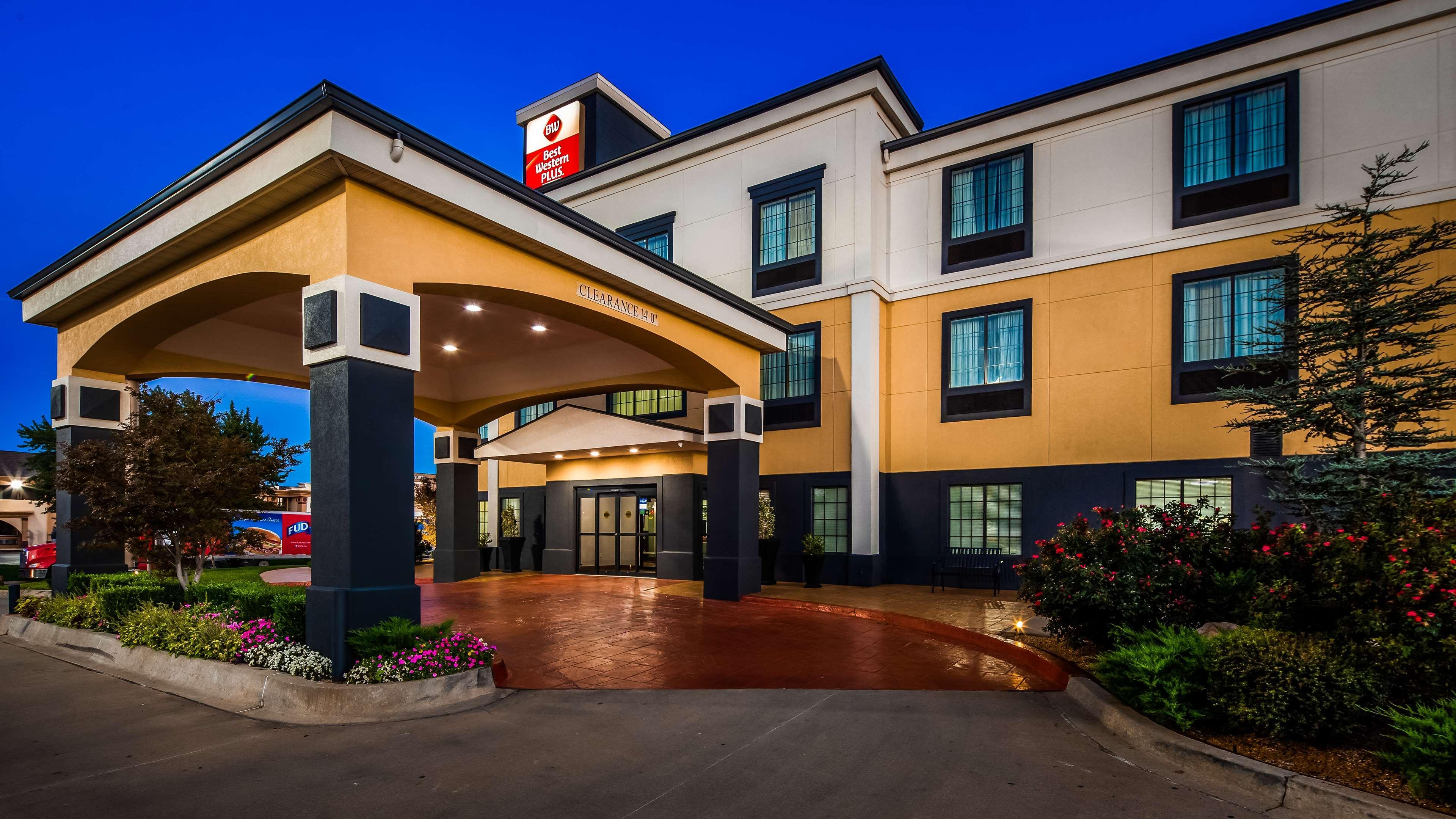 Best Western Barsana Hotel&Suites Oklahoma Stadt Exterior foto